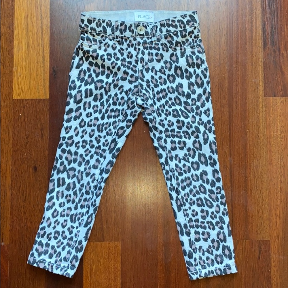 Children’s Place Girls size 5 Leopard Jeggings EUC